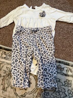 Carter's Cream Top with Gray Leopard Print Leggings Set